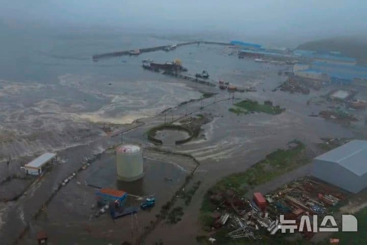 A flooded coastal area, highlighting potential marine hazards and the broader climate risks faced by Gwangju and Jeonnam.