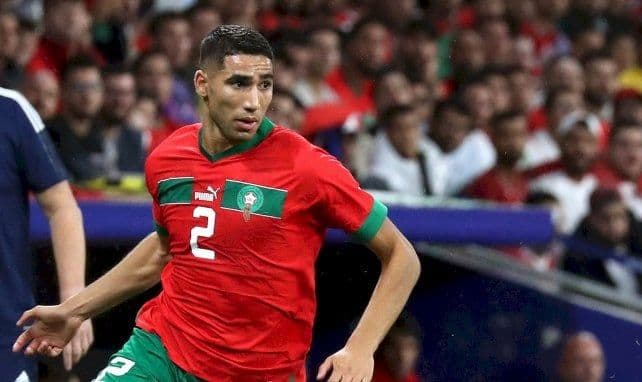 Achraf Hakimi, un joueur clé de l'équipe nationale du Maroc, représentant l'excellence du football africain.