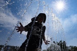 Alerte canicule et ozone en Corée, avec des températures atteignant 39,3°C.