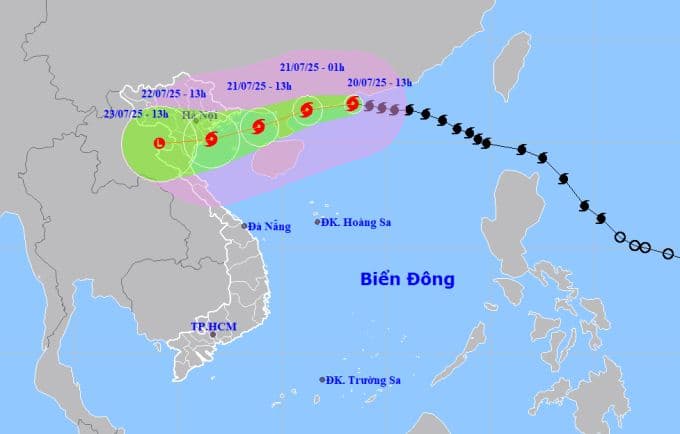 Carte de prévision de la trajectoire du typhon Wipha au 20 juillet, montrant son intensification et sa progression vers les côtes du Vietnam.