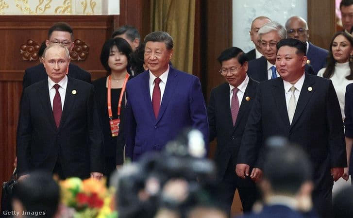 Chinese President Xi Jinping with Vladimir Putin and Kim Jong Un in Beijing, central to Hungary's Eastern diplomacy.