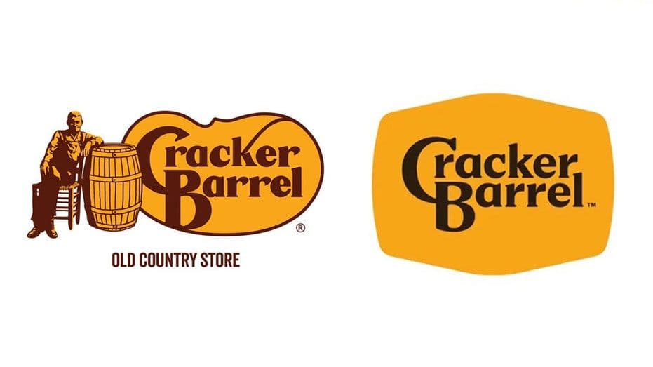 Comparaison côte à côte de l'ancien logo détaillé de Cracker Barrel avec l'« Old Timer » et du nouveau logo simplifié.