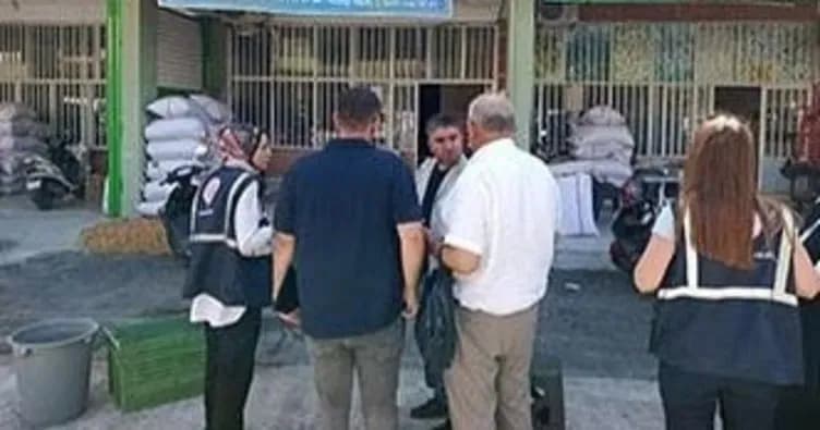 Des inspecteurs du gouvernement turc menant des contrôles sur le marché de la pistache pour lutter contre la spéculation.