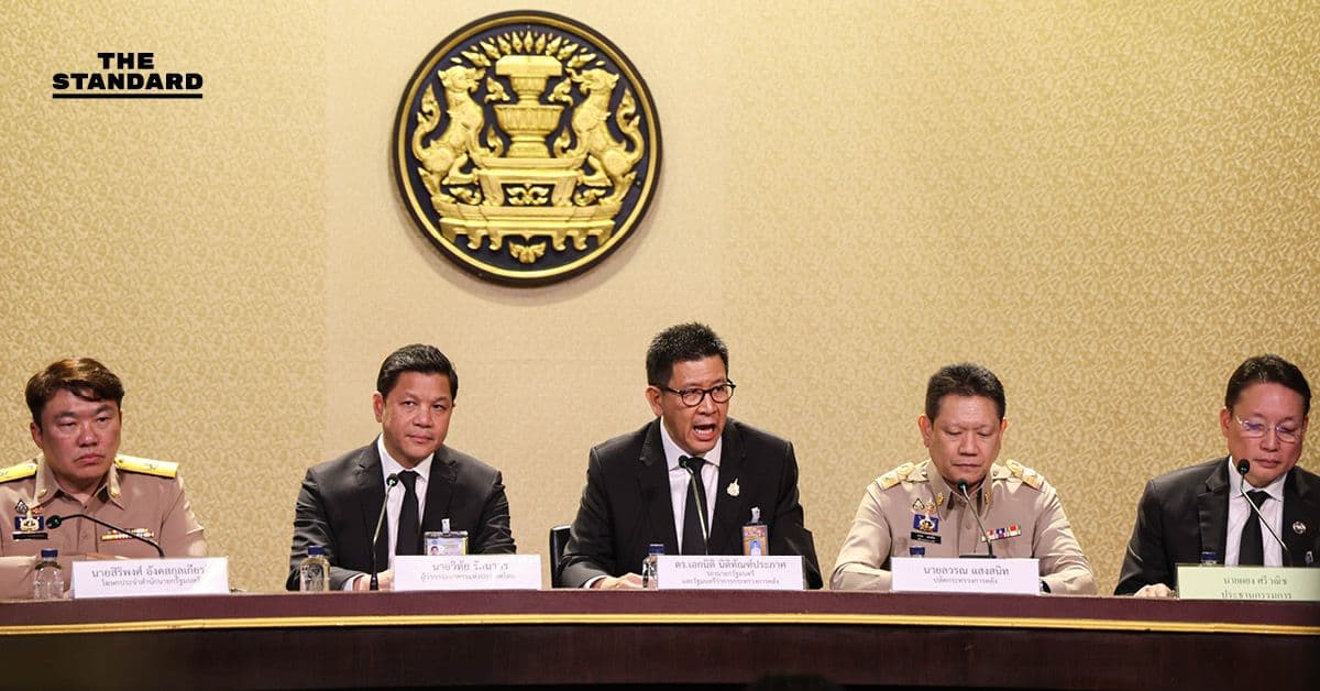 Des officiels et banquiers thaïlandais en réunion, représentant les décisions stratégiques des institutions financières comme KBANK et la gestion des capitaux.