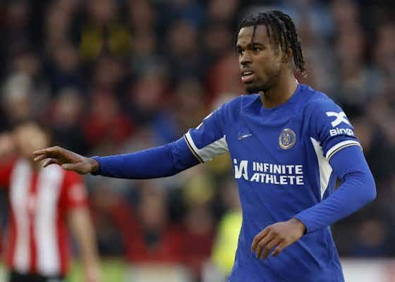 Enzo Maresca, manager de Chelsea, ayant conseillé le prêt d'Aarón Anselmino.