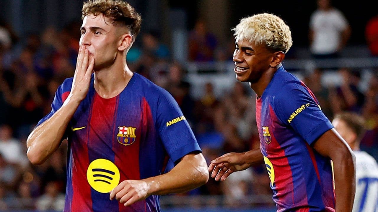 FC Barcelona players on the field, representing the opponent in the historic La Liga match in Miami.