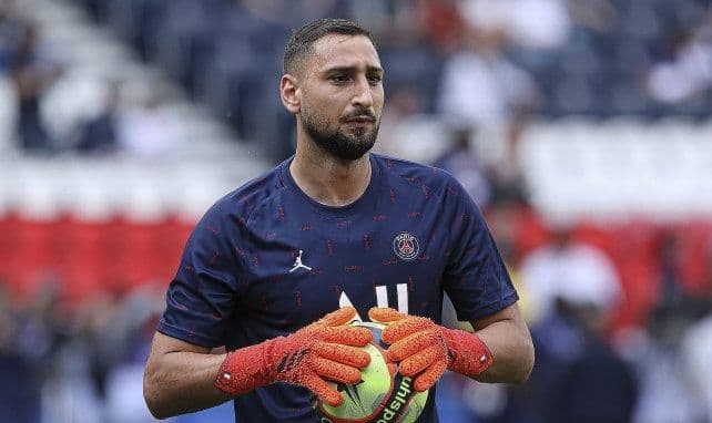 Gianluigi Donnarumma, gardien du PSG, face aux défis de la gestion des émotions après les matchs difficiles.