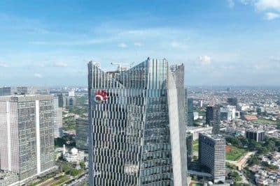 Le siège de la Bank Rakyat Indonesia (BRI) à Jakarta, symbolisant l'institution qui évalue les demandes de prêt KUR.