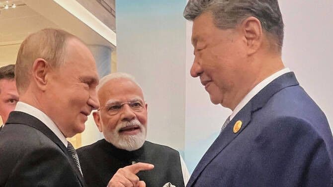 Leaders of SCO member states, Vladimir Putin, Narendra Modi, and Xi Jinping, at the Tianjin summit, symbolizing Eurasian cooperation.