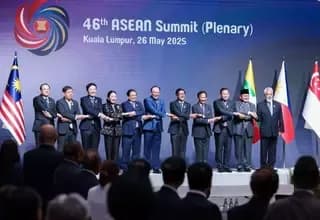 Les dirigeants de l'ASEAN lors d'un sommet, symbolisant la coopération régionale pour une croissance durable et inclusive.