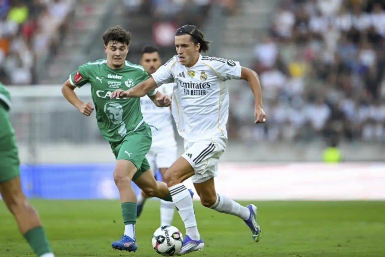 Álvaro Carreras en action lors de ses débuts avec le Real Madrid.