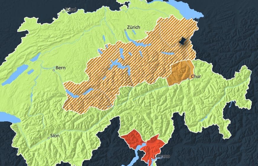 Map of Switzerland highlighting regions under Level 3 danger for heavy rainfall and potential severe weather, including Sarganserland, Flims-Laax, Landquart-Chur, and parts of Ticino.