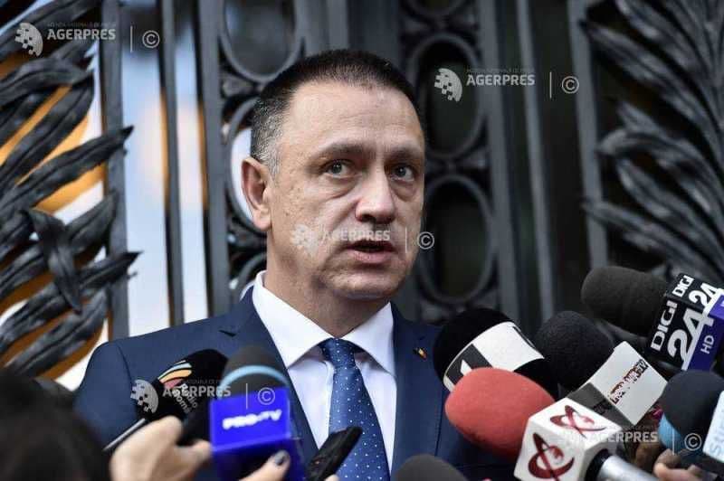 Ministrul Economiei, Radu Miruță, în timpul unei declarații despre situația Salinei Praid.