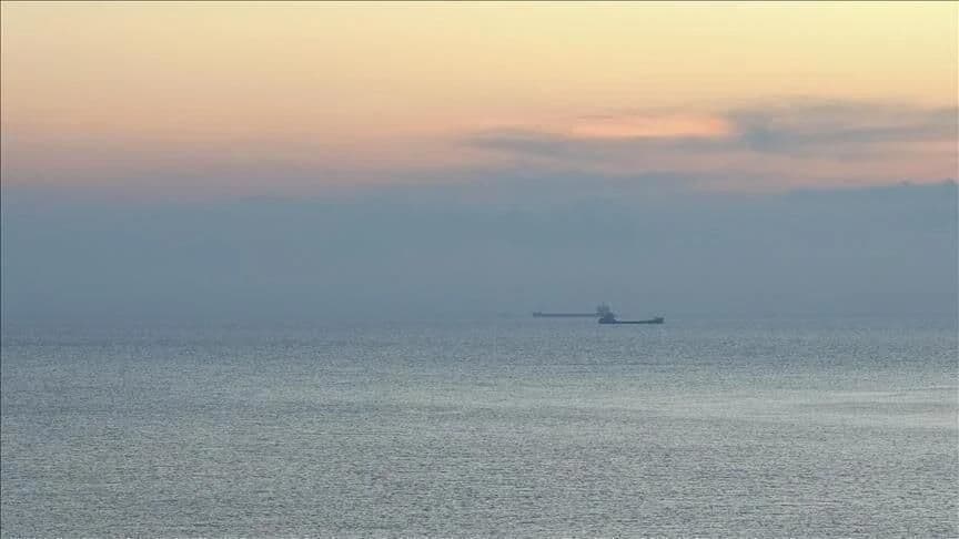 Navires en mer de Chine Méridionale, symbolisant les tensions maritimes entre les États-Unis et la Chine.