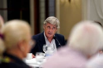 Nicolás Pino, président de la Société Rurale Argentine, s'exprimant lors de l'Exposition rurale de Palermo.