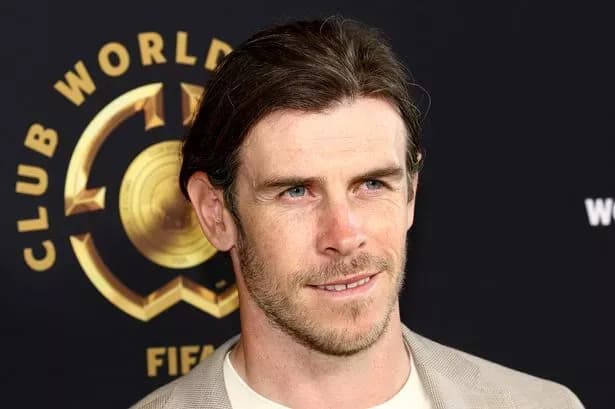 Ousmane Dembélé of Paris Saint-Germain in action during a football match.