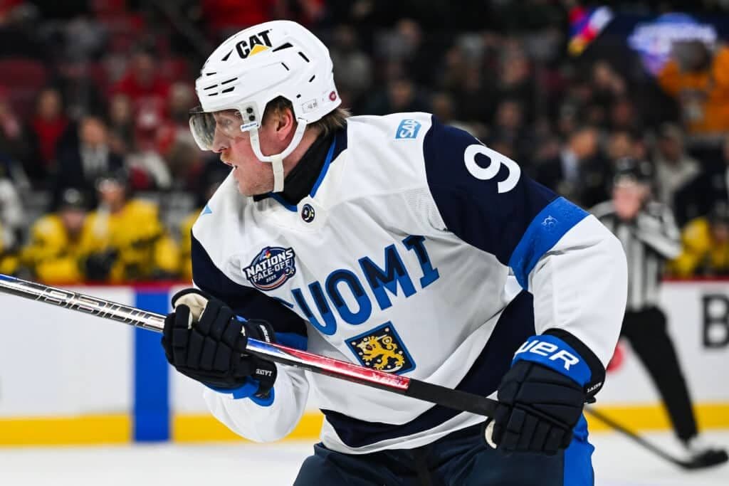 Patrik Laine, star finlandaise de la NHL, illustrant les talents issus du système de hockey finlandais.