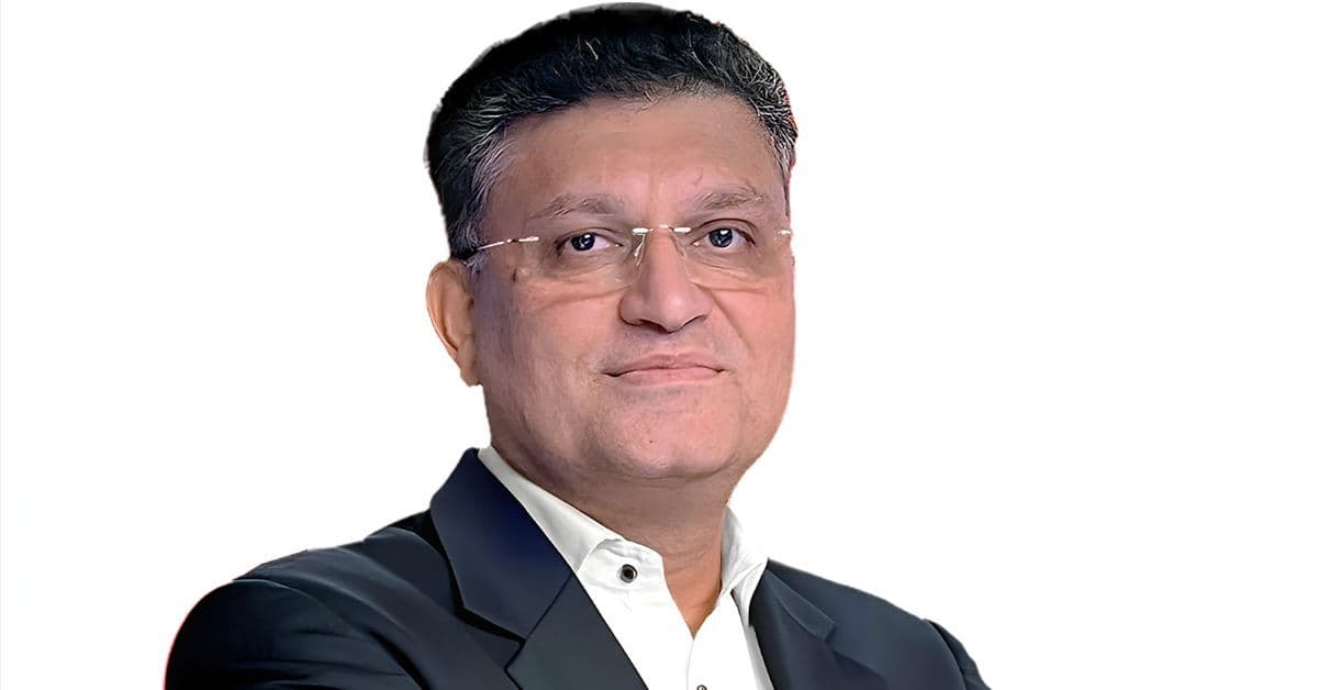Portrait de Ketan Kulkarni, PDG de l'entreprise, discutant de la stratégie de transformation.