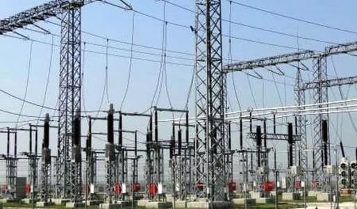 Poste de transformation électrique, représentant les infrastructures énergétiques et les défis de la transition en Europe.