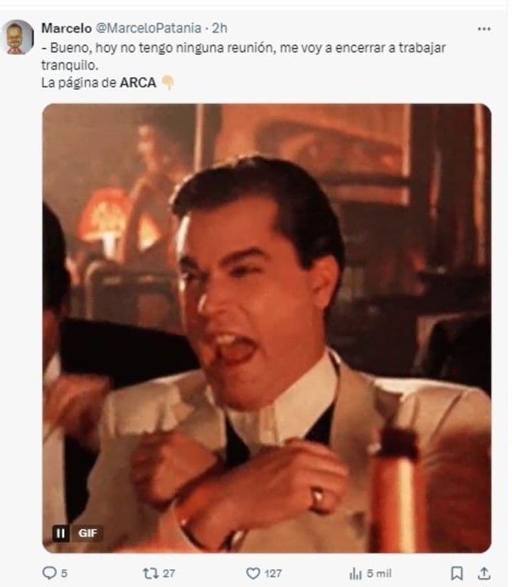 Tweet d'un utilisateur exprimant sa frustration face à la panne du site ARCA.