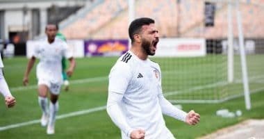 Un joueur de Petrojet, possiblement Hamed Hamdan, sur le terrain, illustrant la tension entre les aspirations individuelles et la stratégie du club.
