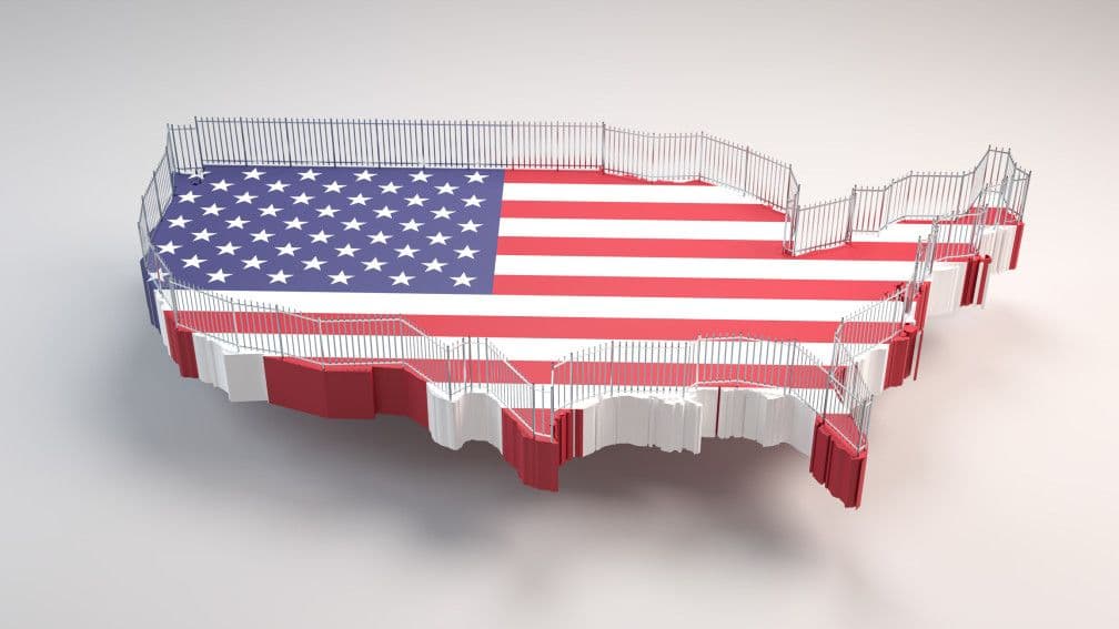 Une carte des États-Unis entourée d'une clôture, illustrant les barrières protectionnistes et les défis pour les petites nations.